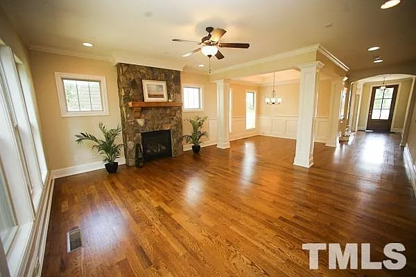 4ef2f3ac8d89b7e22c19bde918b80629-cc_ft_768