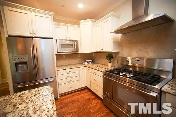 25f50e2e20a721b23386605b761d06be-cc_ft_768