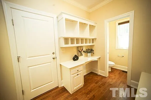 27e031c96761d3595f6d8f08960eb75f-cc_ft_768