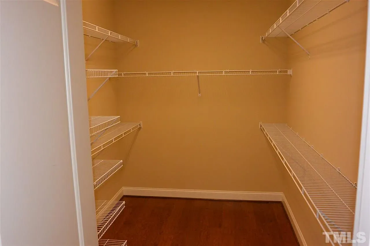 APARTMENT (13)