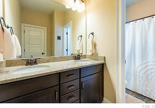 b7d570564f2b285011d108cec30da51e-cc_ft_768