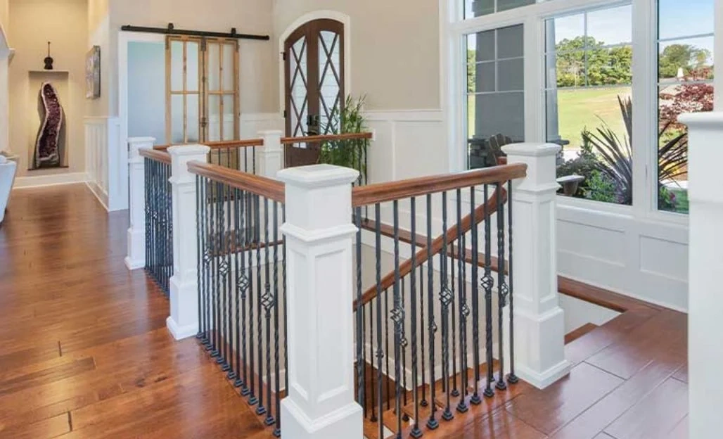 Stunning-Craftsman-Home-Plan-with-5-Bedrooms-and-Full-Blueprint-27