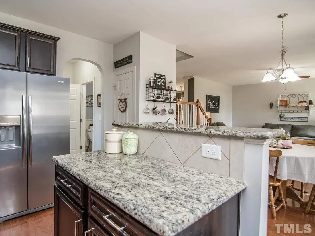 2cad6e9a6af15d0e50b28087561554aa-uncropped_scaled_within_1344_1008