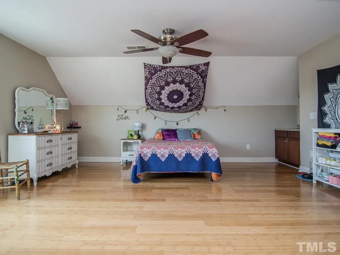 8fcf6c463f29844b182a490721705de4-uncropped_scaled_within_1344_1008