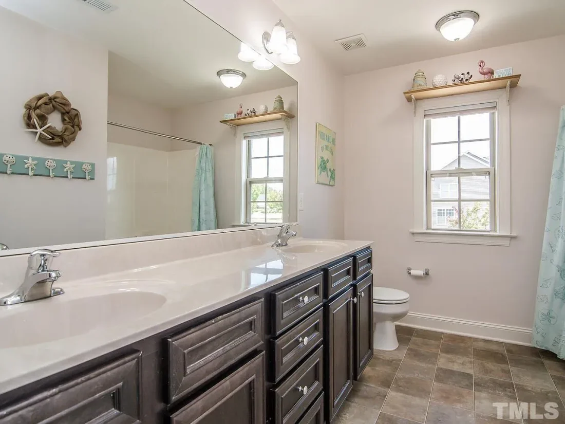 6553d0af336e13ecc4204a80ba1de447-uncropped_scaled_within_1344_1008