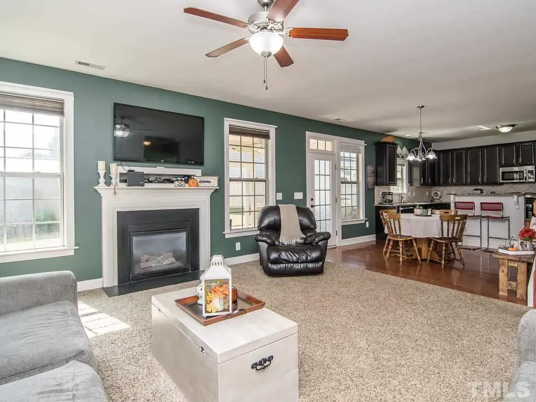 a6a25087abb979df0e0afa3380c5c62b-uncropped_scaled_within_1344_1008