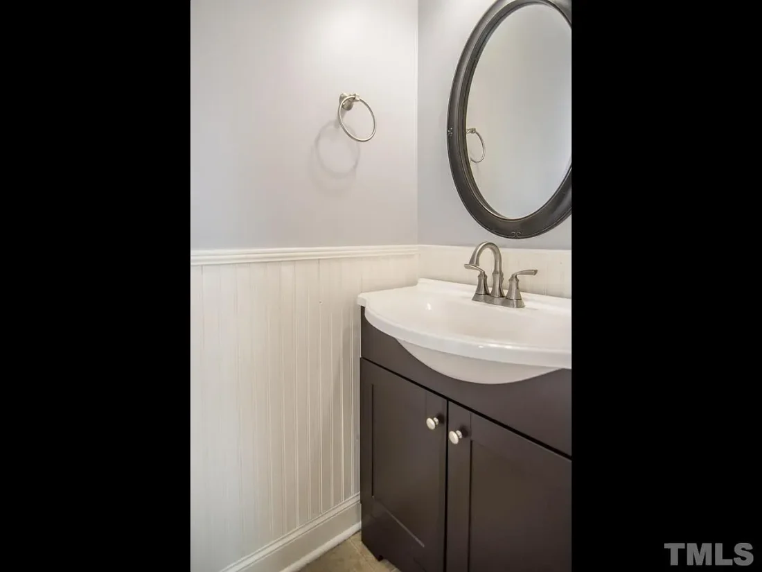 bf3fc5b8e2f7335bb052300e16d44672-uncropped_scaled_within_1344_1008