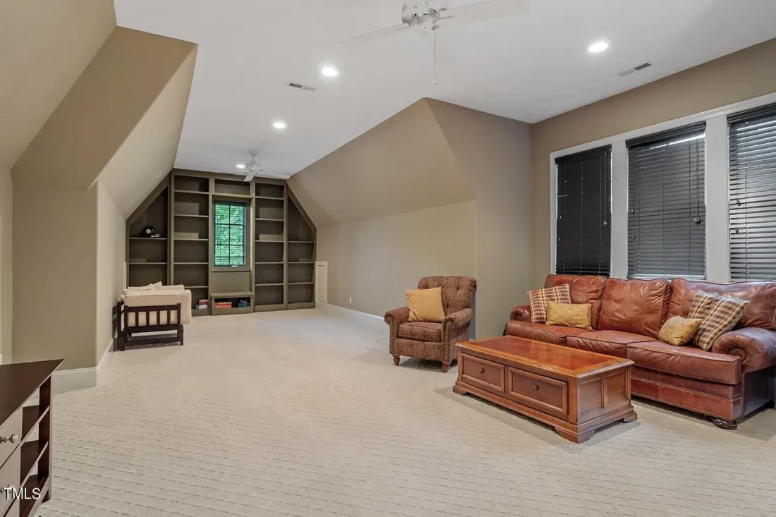 LUXURY (50)