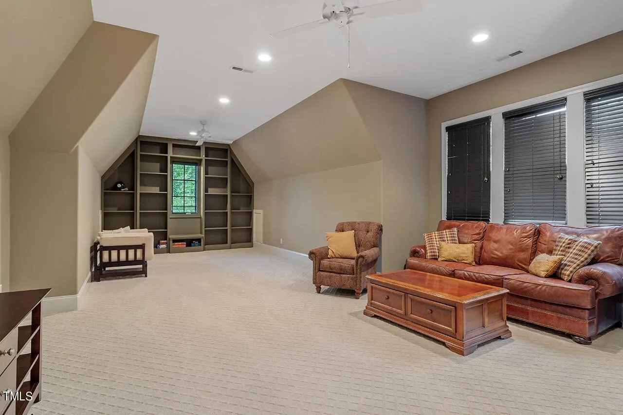 LUXURY (50)