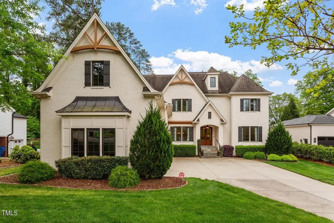 LUXURY (59)