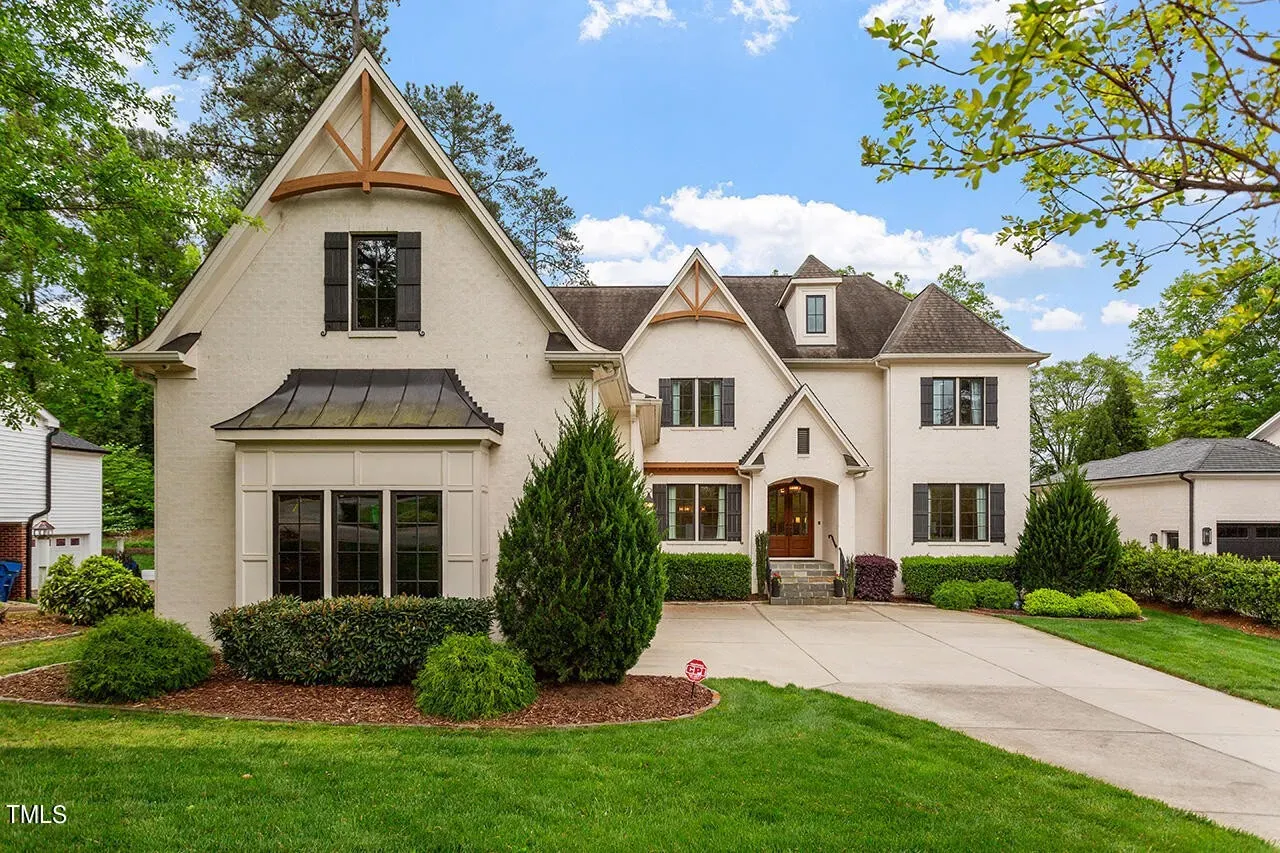 LUXURY (59)