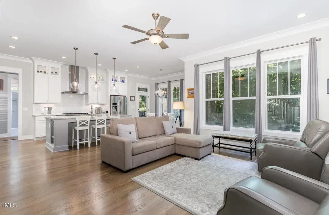 imageye___-_e7a7c2672b7f3bc7f560bbeac66ac1c9l-m2001859394rd-w1280_h960