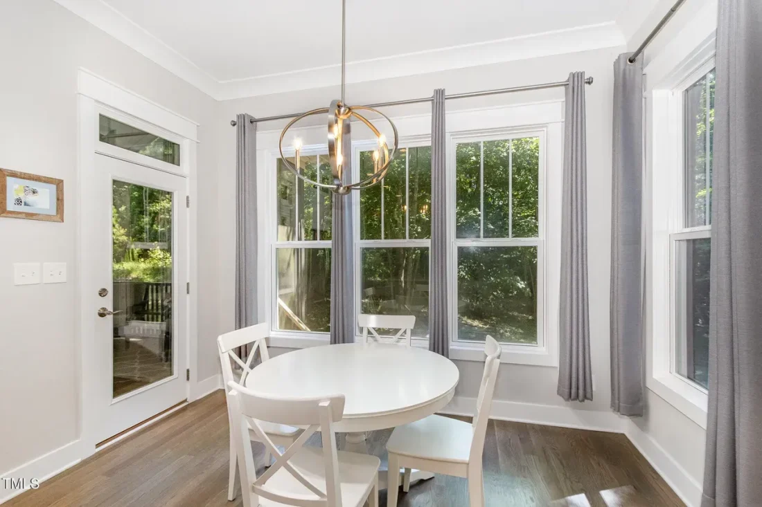 imageye___-_e7a7c2672b7f3bc7f560bbeac66ac1c9l-m1275600576rd-w1280_h960