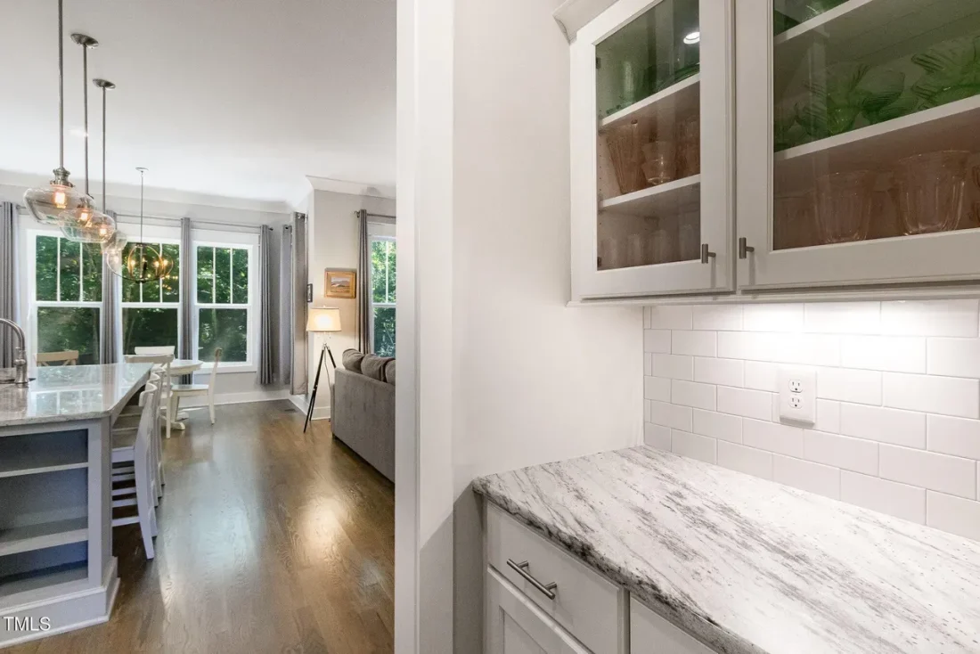 imageye___-_e7a7c2672b7f3bc7f560bbeac66ac1c9l-m1077199592rd-w1280_h960