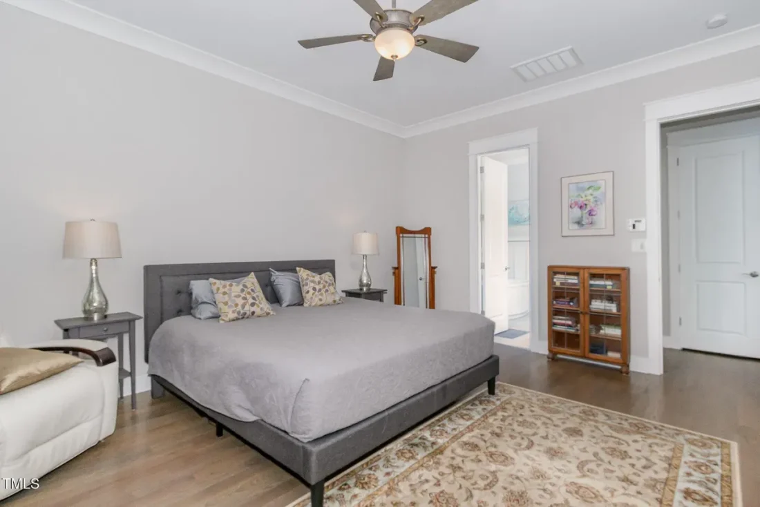 imageye___-_e7a7c2672b7f3bc7f560bbeac66ac1c9l-m1556069292rd-w1280_h960