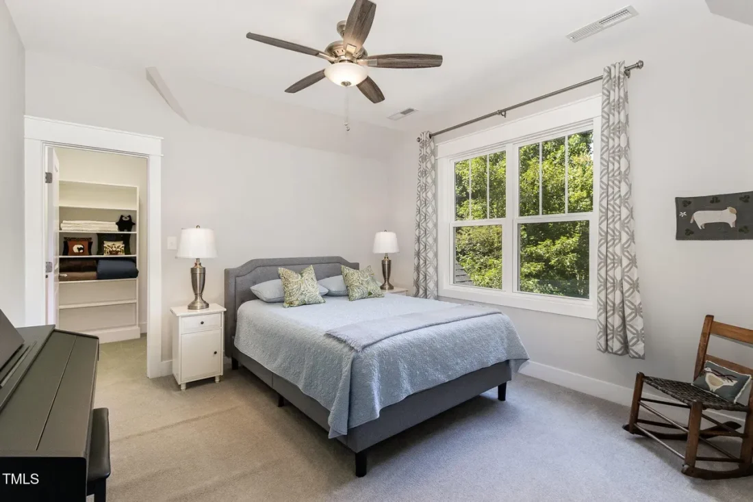 imageye___-_e7a7c2672b7f3bc7f560bbeac66ac1c9l-m81110038rd-w1280_h960