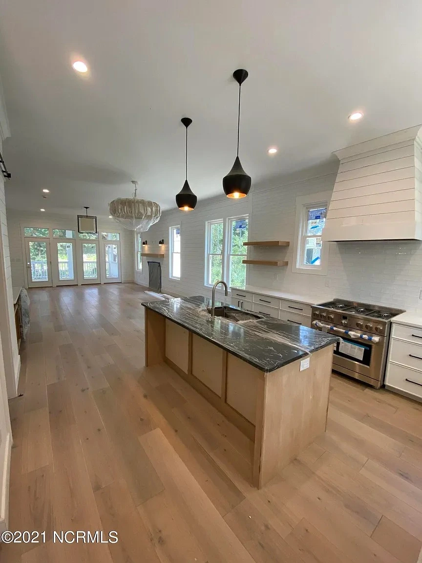 9296b2bafa2d2d4f8f93de32d4458bb5-uncropped_scaled_within_1536_1152