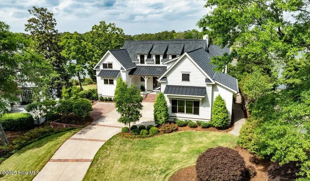 COASTAL FARMHOUSE (11)