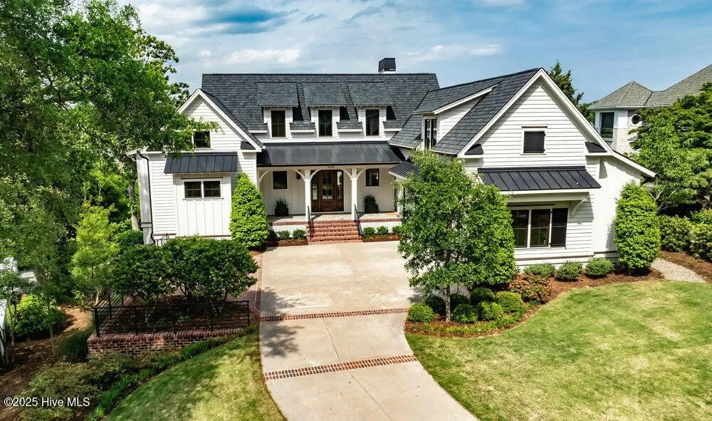 COASTAL FARMHOUSE (24)