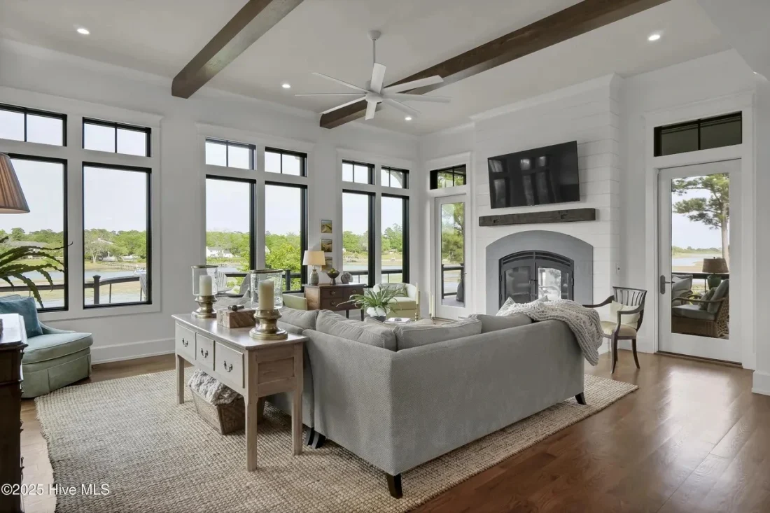 COASTAL FARMHOUSE (44)