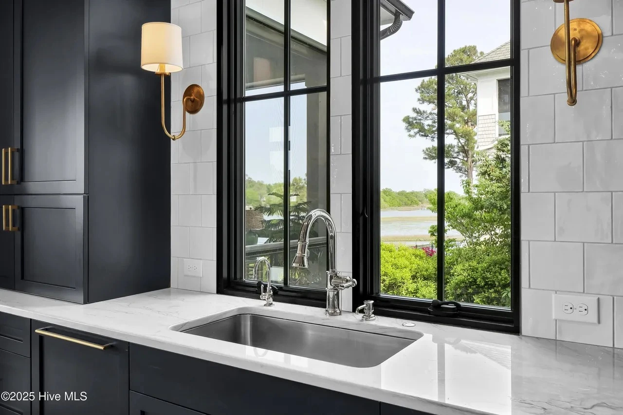 COASTAL FARMHOUSE (49)