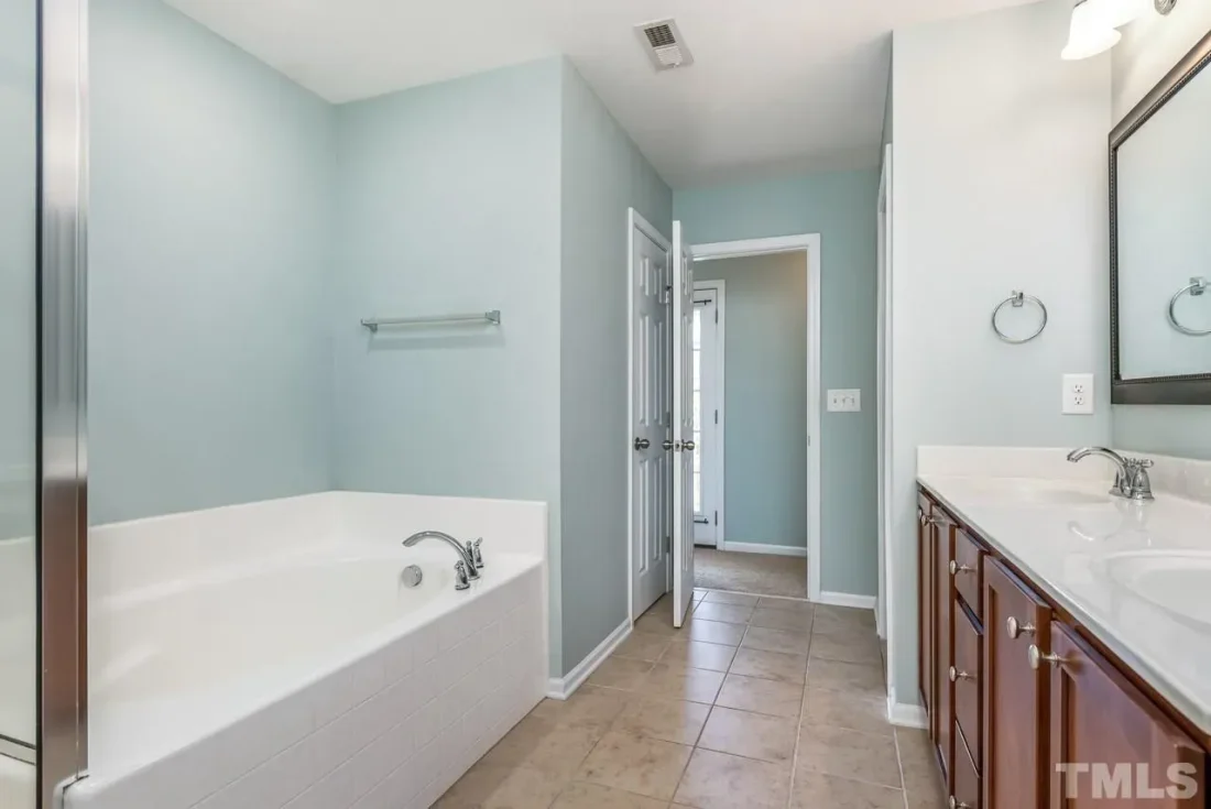 45bb5194af86c1e322f7844bb74a7073l-m15rd-w1280_h960