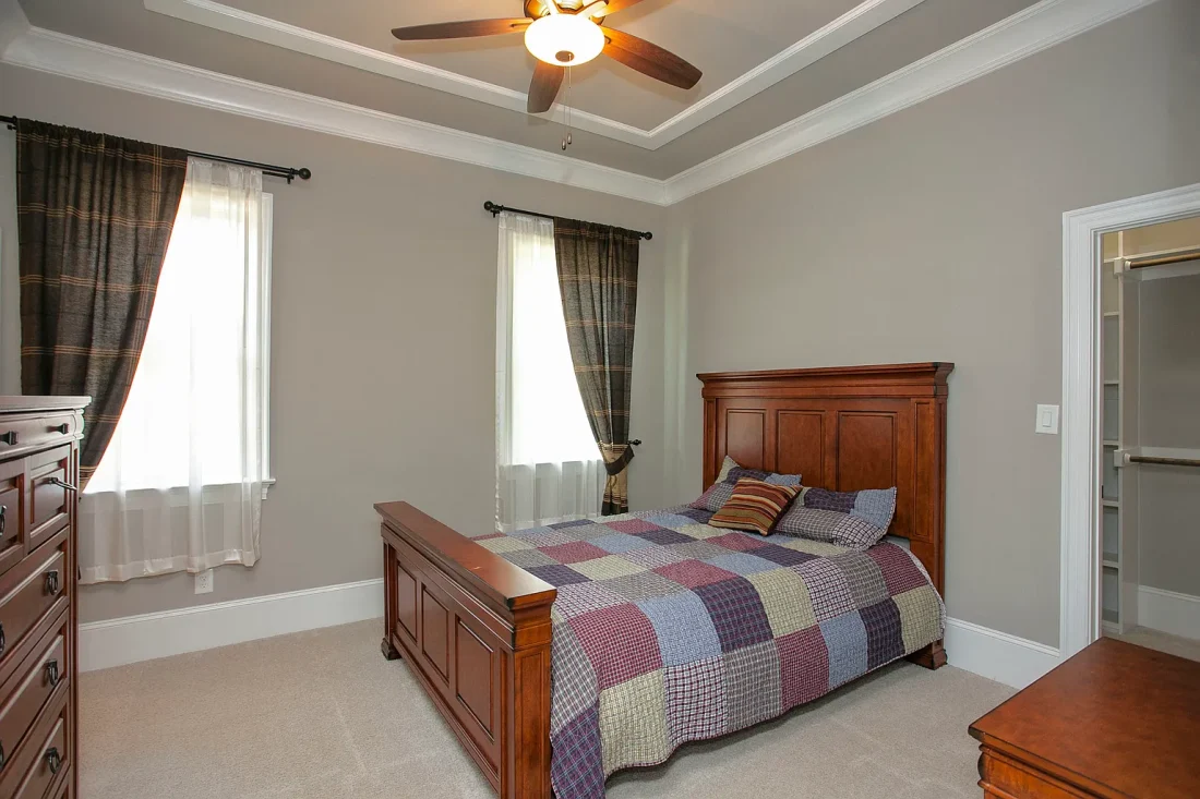 1db16b01ad029448eda7cf729cfb4f4d-uncropped_scaled_within_1536_1152