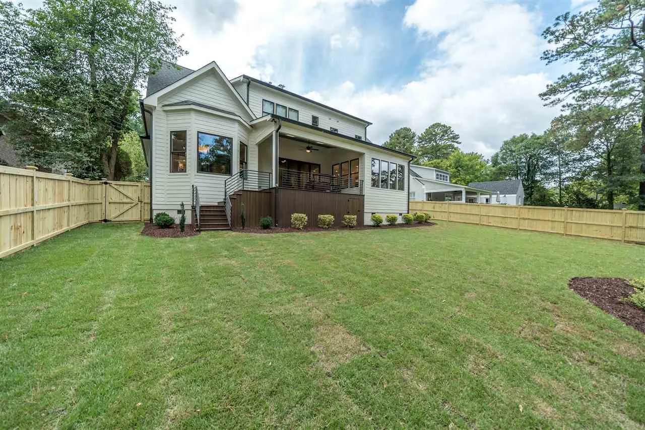 MODERN FARMHOUSE (16)