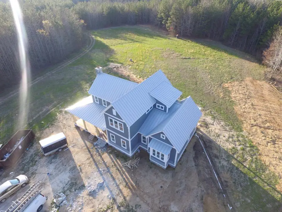 Farmhouse Home Plan with 2 Floors and 4 Bedrooms (6)