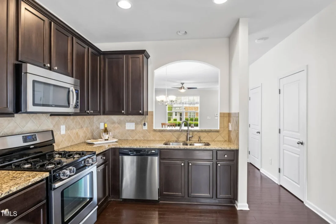 8-APARTMENT
