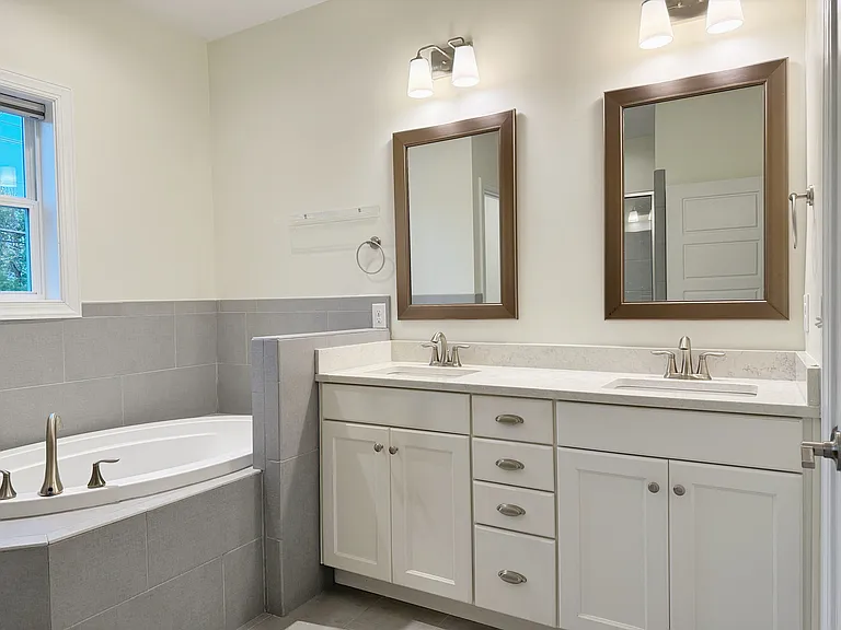 2b8ed53b90089555c565ae8643aa3b4c-cc_ft_768