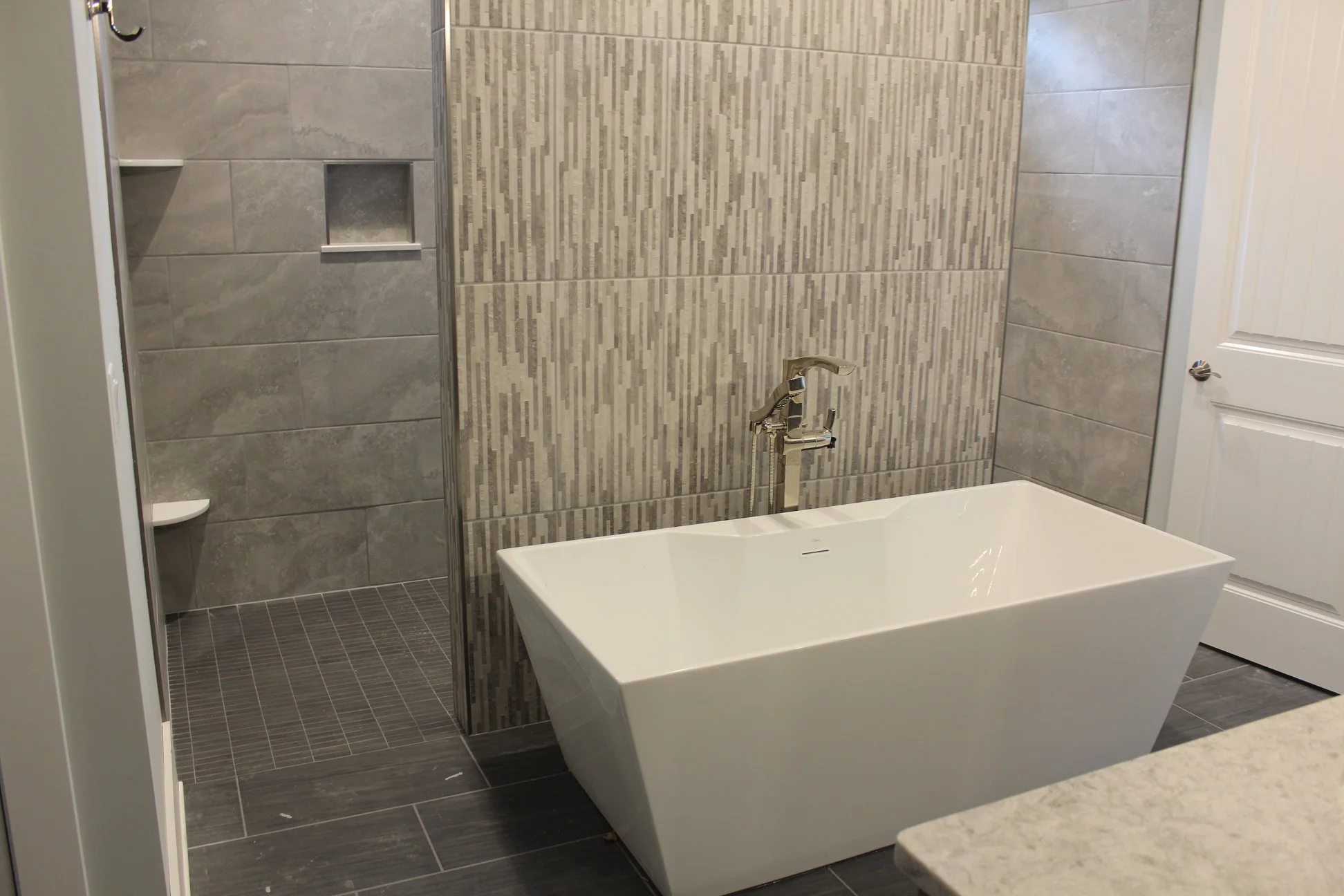 LUXURY (40)