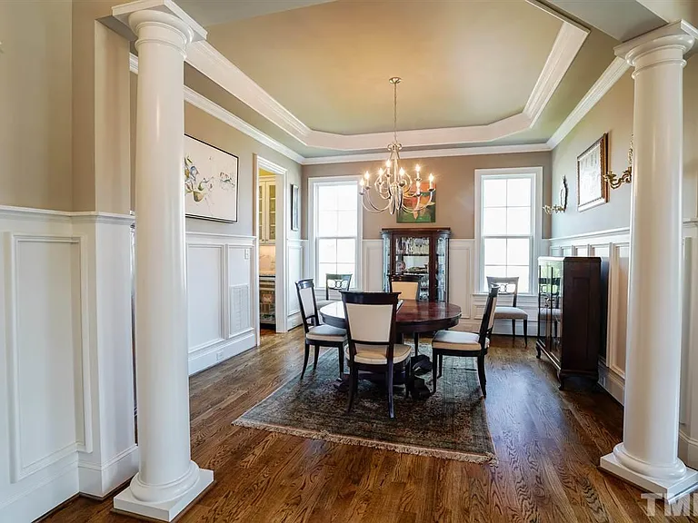 cdeb64416730cd1fa924bb9fb12dbf52-cc_ft_768