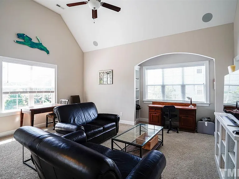 95b3878b6eb11db62c95cb42d66f3b33-cc_ft_768