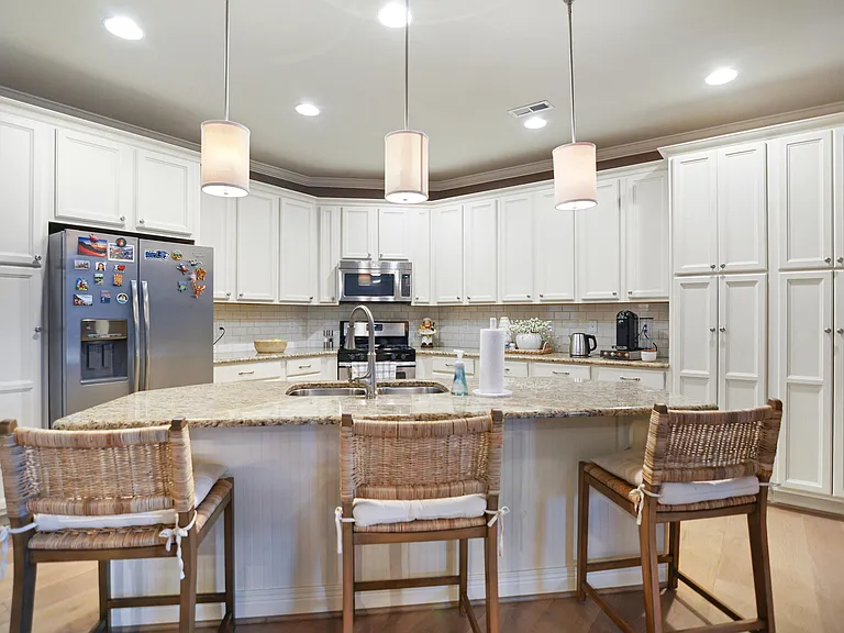 2477441bd3f4c35128def405bbf9e3bc-cc_ft_768