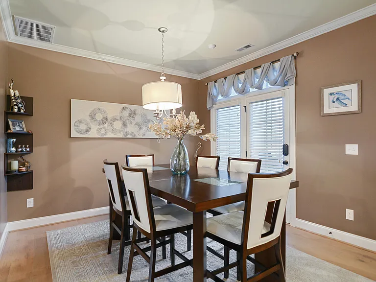 2e195b2431fdc76ec8c3772d9ffeca7d-cc_ft_768