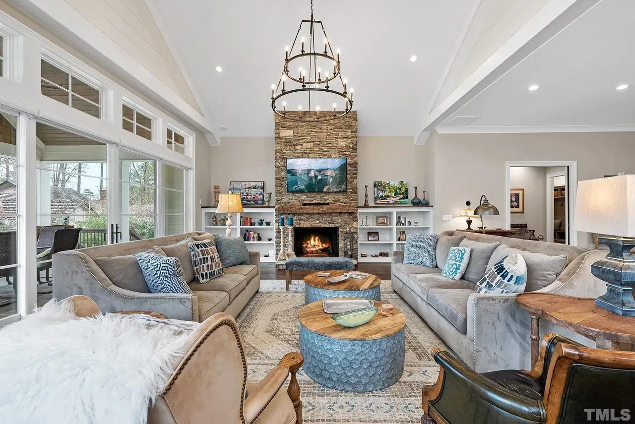 LUXURY (14)