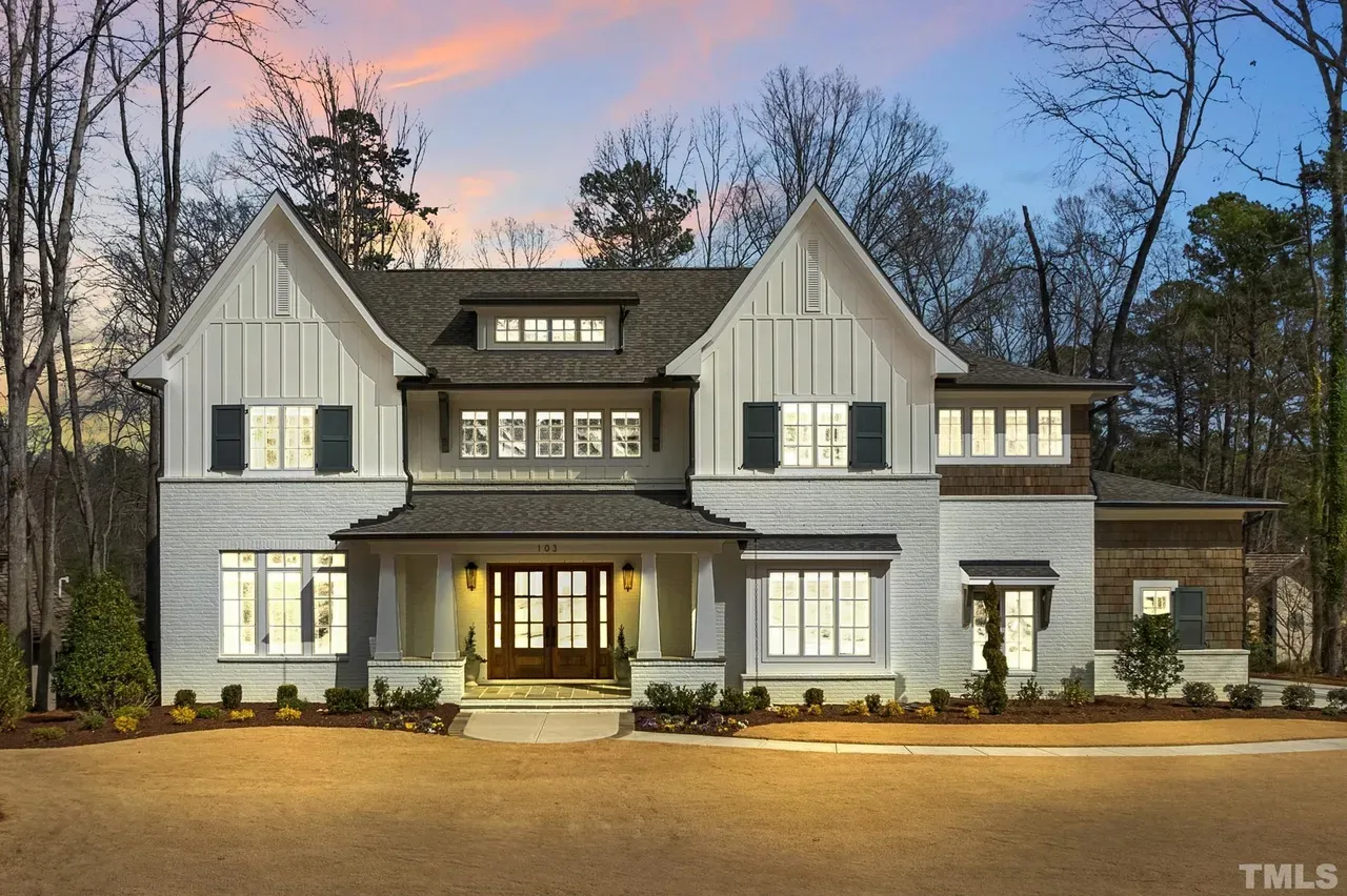 LUXURY (42)