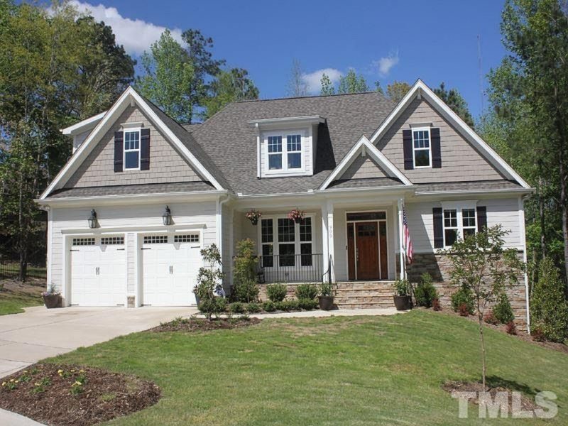 Spacious 2-Story House Plan with Elegant Craftsman Architecture