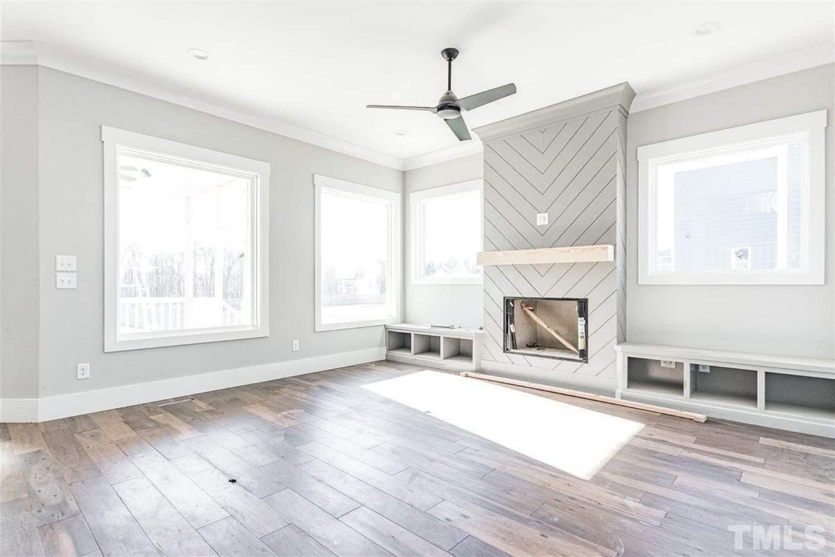 Traditional Craftsman Home Plan with 4 Bedrooms & Timeless Charm