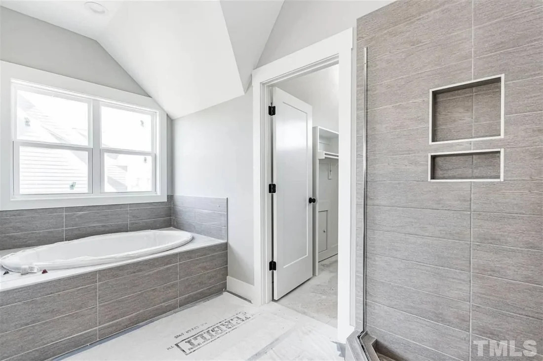 Traditional Craftsman Home Plan with 4 Bedrooms & Timeless Charm