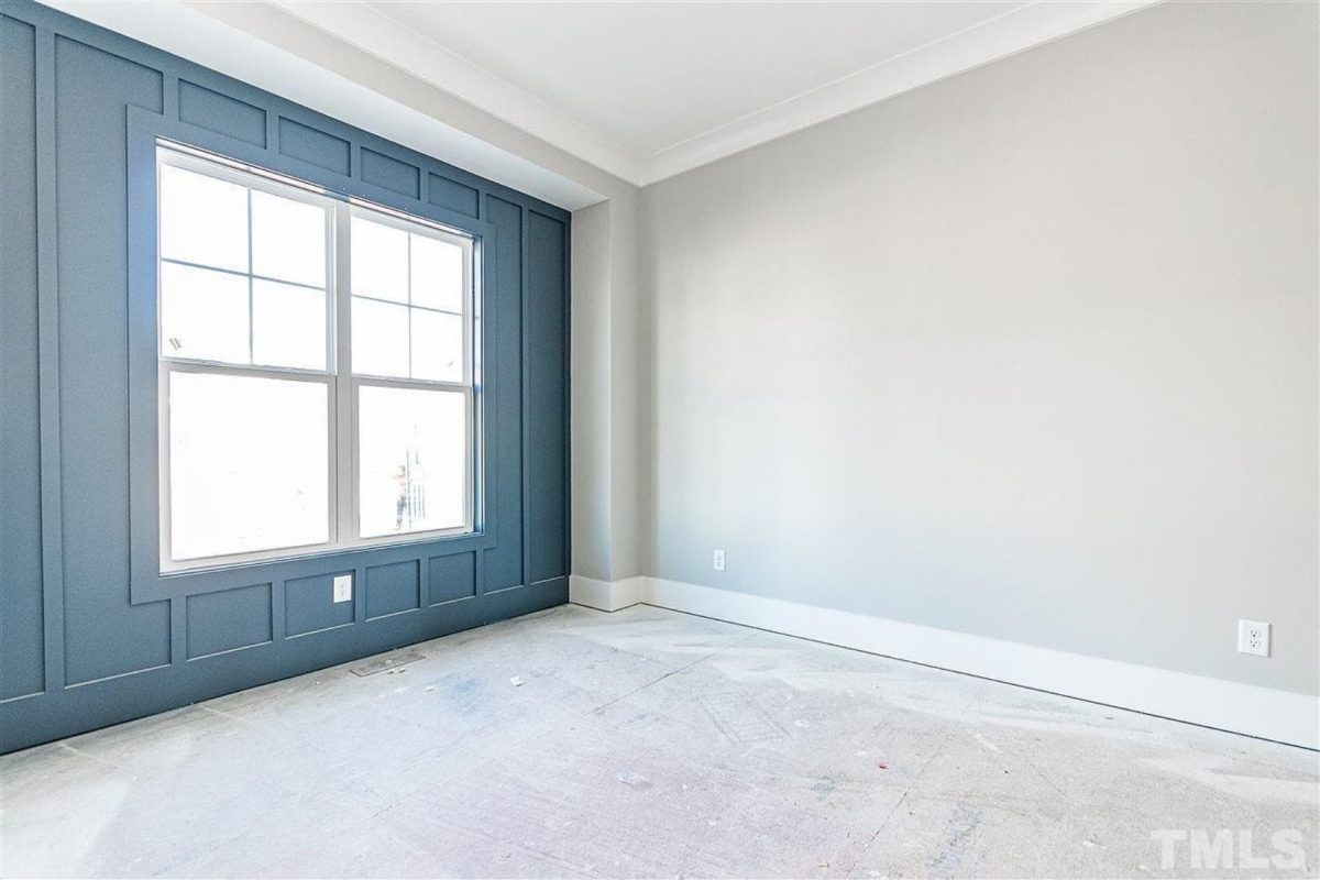 Traditional Craftsman Home Plan with 4 Bedrooms & Timeless Charm