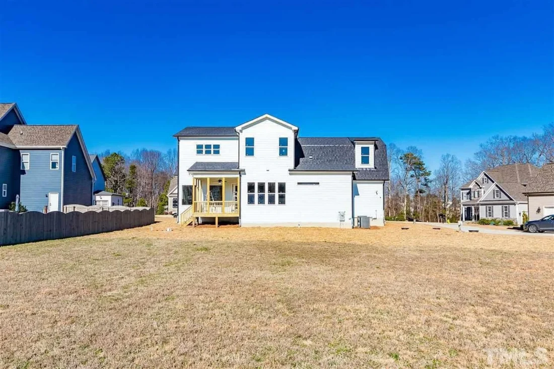 Traditional Craftsman Home Plan with 4 Bedrooms & Timeless Charm