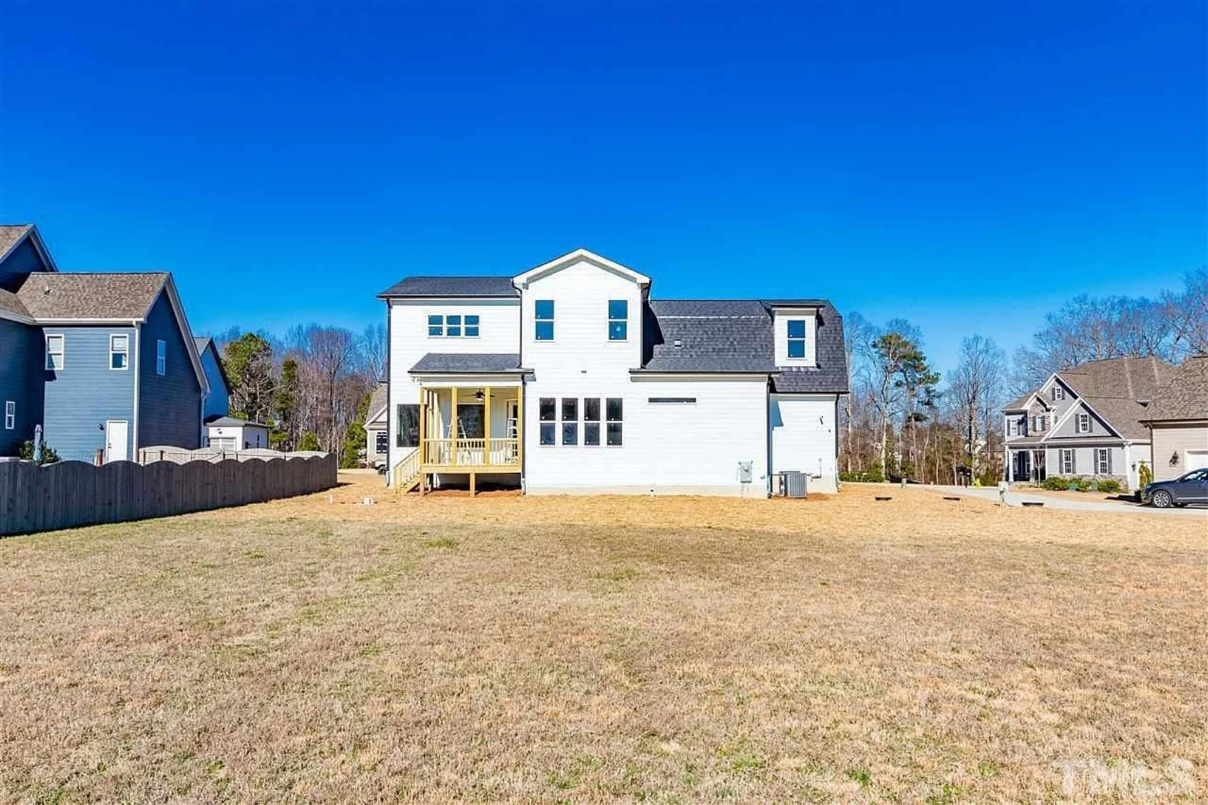 Traditional Craftsman Home Plan with 4 Bedrooms & Timeless Charm