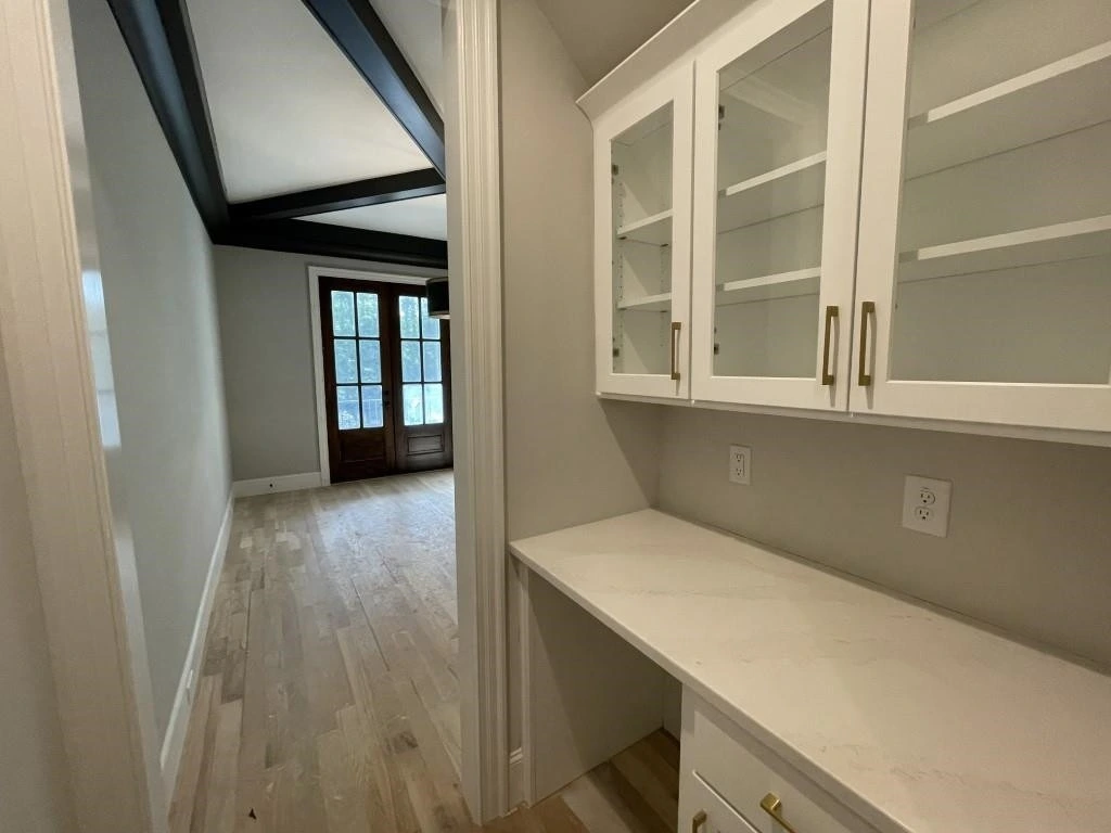 Traditional Craftsman (14)