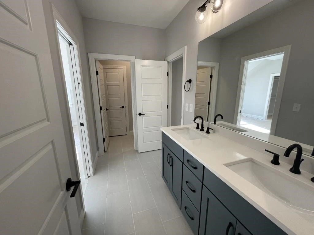 Traditional Craftsman (15)