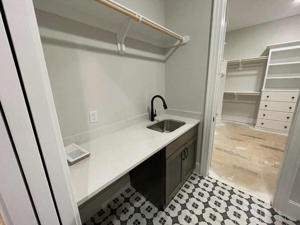 Traditional Craftsman (17)