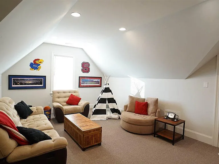 a3837557fe0cec29f8f35e7a161e559c-cc_ft_768