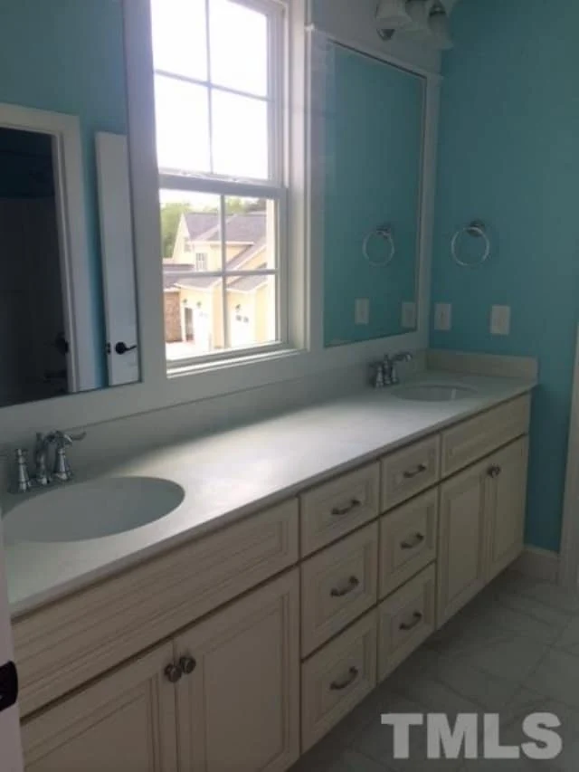 14-1972 HOUSE PLAN - Colonial House Plan with CAD Blueprint and Unique Designs 7 Colonial Home Plan with CAD Blueprint and Unique Designs