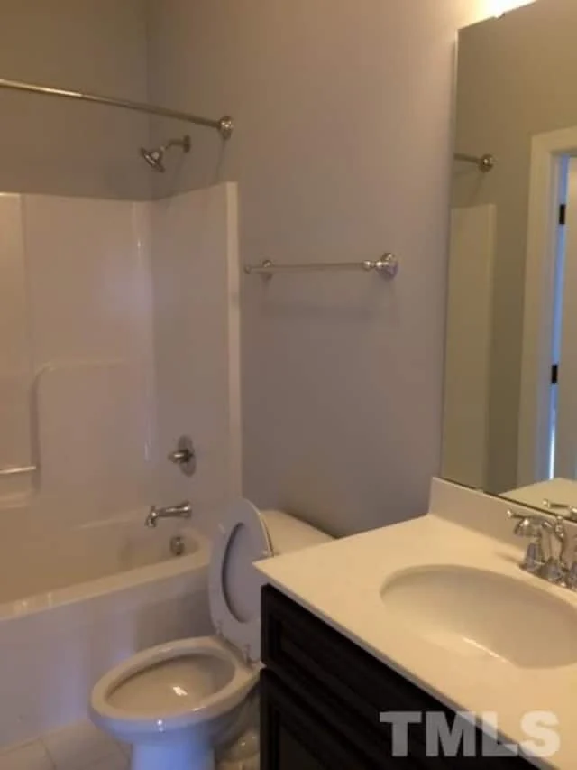 14-1972 HOUSE PLAN - Colonial House Plan with CAD Blueprint and Unique Designs 22 Colonial Home Plan with CAD Blueprint and Unique Designs